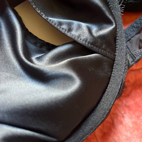Victoria’s Secret Black Lace Bra- 34D New - Picture 5 of 7